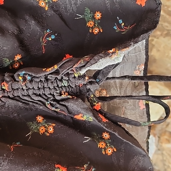 Urban Outfitters Long Sleeve Viscos Crop Top Size Small - Picture 4 of 11